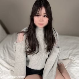 初撮り！【無】【中出し】可愛いのに1本パイ毛が生えてる美女。大人しそうに見えてパンツはびしょ濡れ。体は正直です。懇願させて中出し。※特典あり
