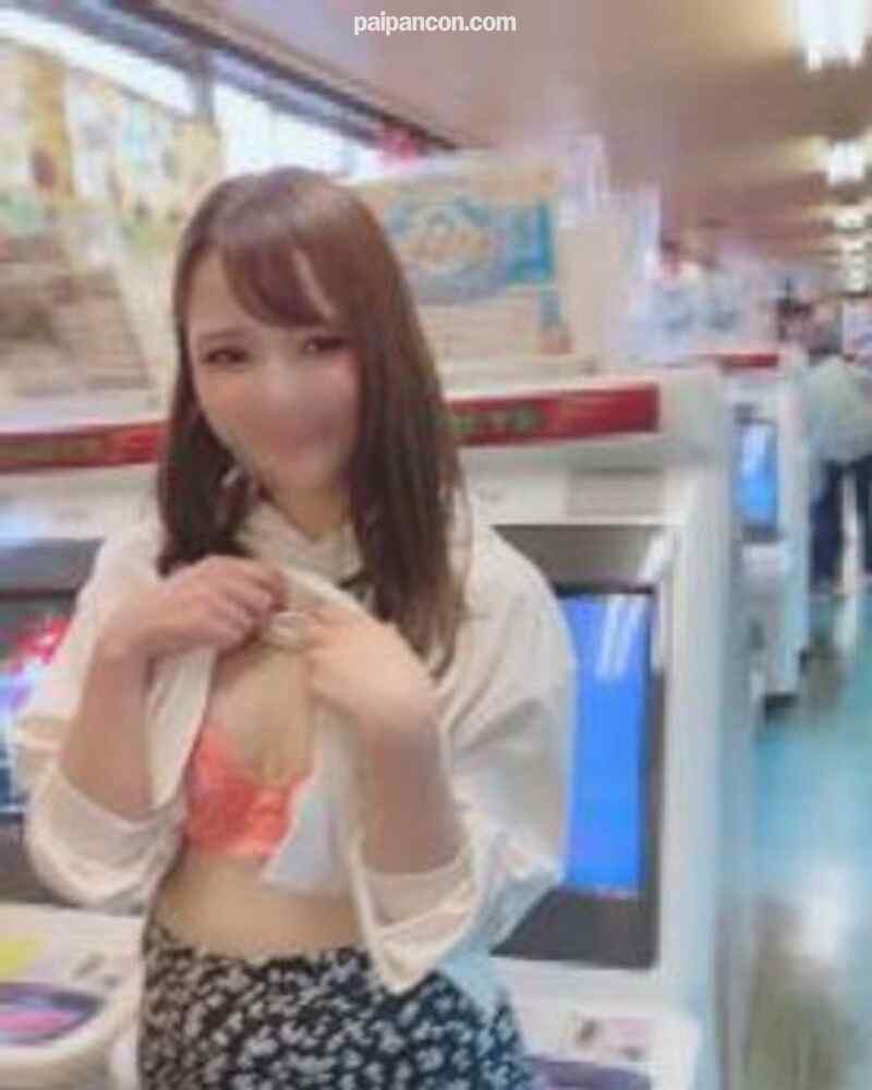 FC2-PPV-1489896 - 【無修正】ノーパン色白女子大生を紹介され、ハメ撮り連続中出し(47分) cover.jpg