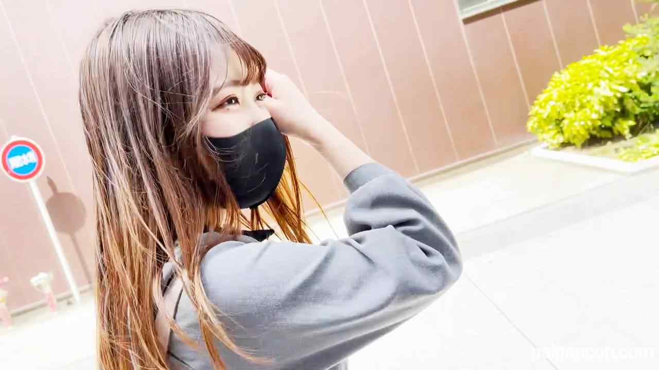 FC2-PPV-1875700 - 1本のおまけ動画あり【無修正】極上の素人娘発見！大人しそうな**顔JDが脱いだらFカップ巨乳のドスケベボディだった！弾力のあるスベスベ素肌を堪能した後大量中出し！！※顔出しレビュー特典あり thumbnail_0.jpg