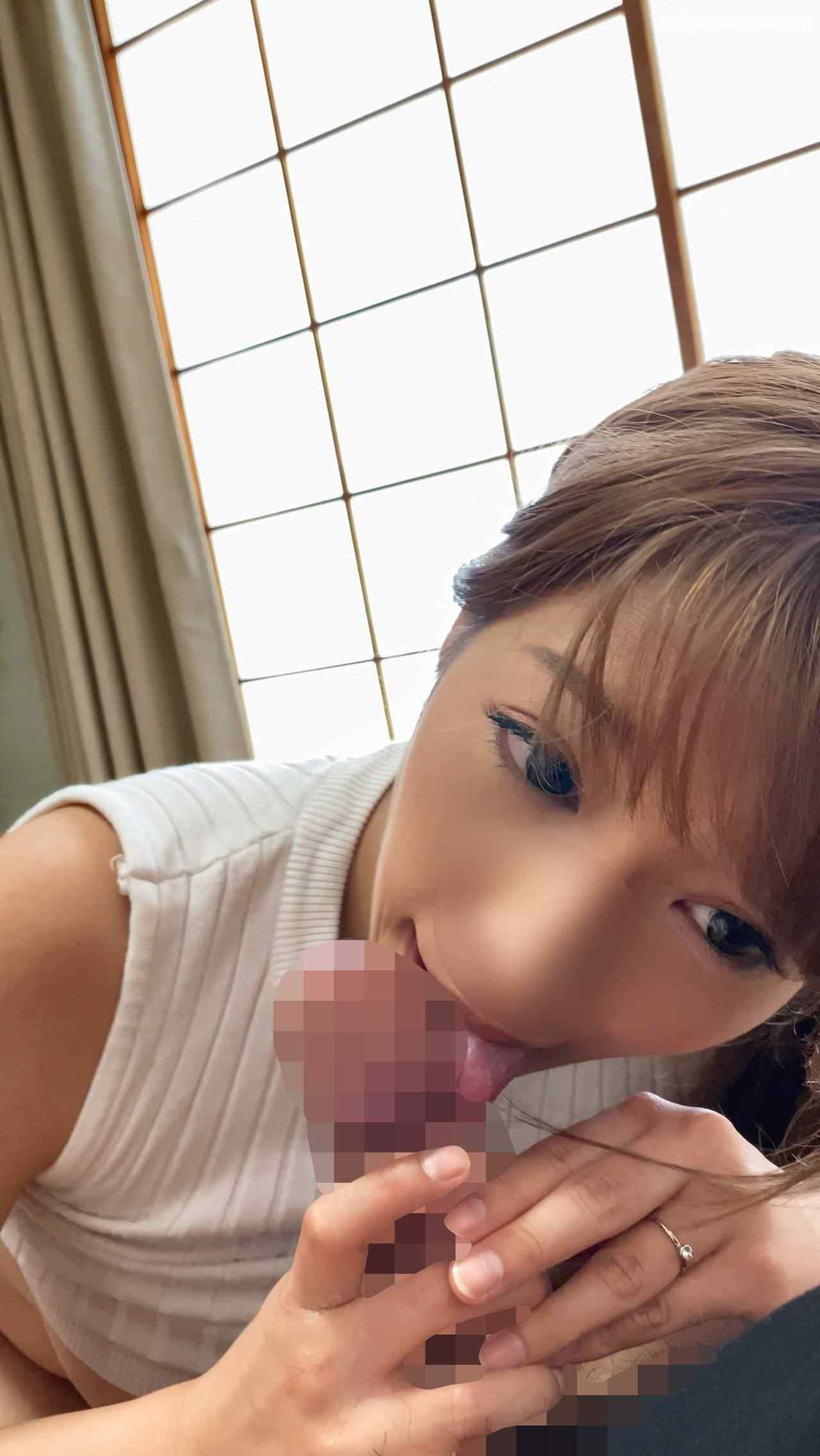 FC2-PPV-2404666 - 【週末限定公開】浮気相手から奪った妻の昼間の浮気動画　SEX求めても拒む妻が自宅で男の巨根をジュポフェラ流失【旦那にバレたら即離婚】 thumbnail_6.jpg