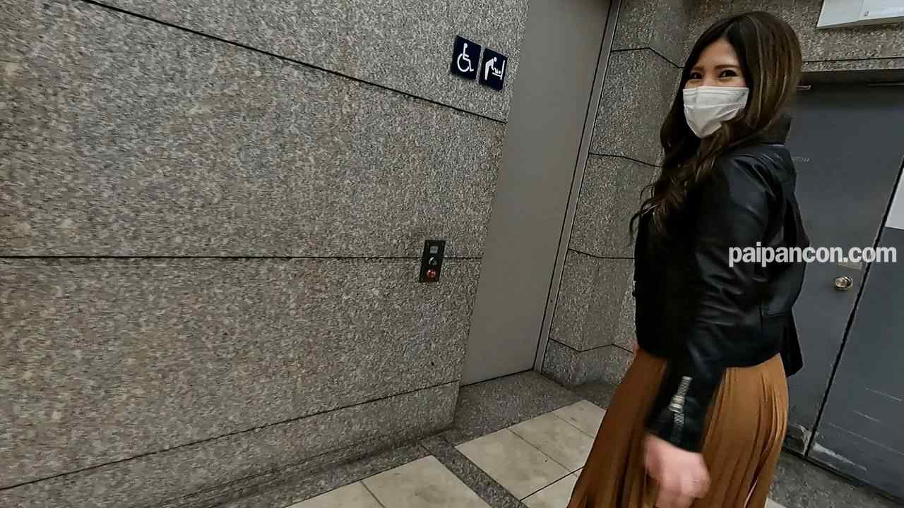 FC2-PPV-3121179 - 【無修正ｘ個人撮影】人の奥さん愛奴8号　料理教室に通う人妻を待ち伏せし、ショッピングモールで過去のレズ動画をネタに多目的トイレに連れ込み淫乱白昼SEX！！ thumbnail_1.jpg