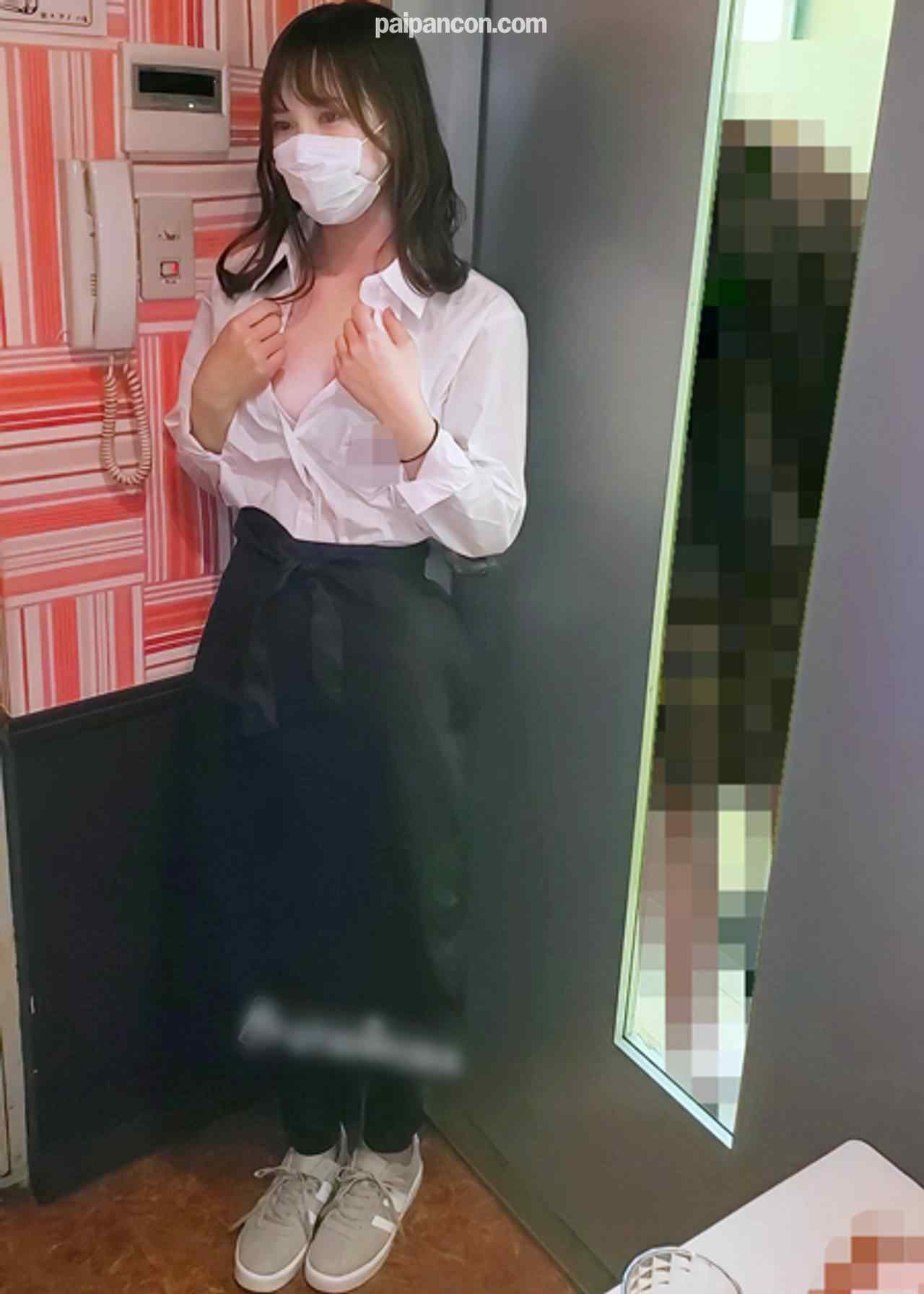 FC2-PPV-3132432 - 戸田恵○香似のJDカラオケ店でバイト中に中出し。 thumbnail_0.jpg