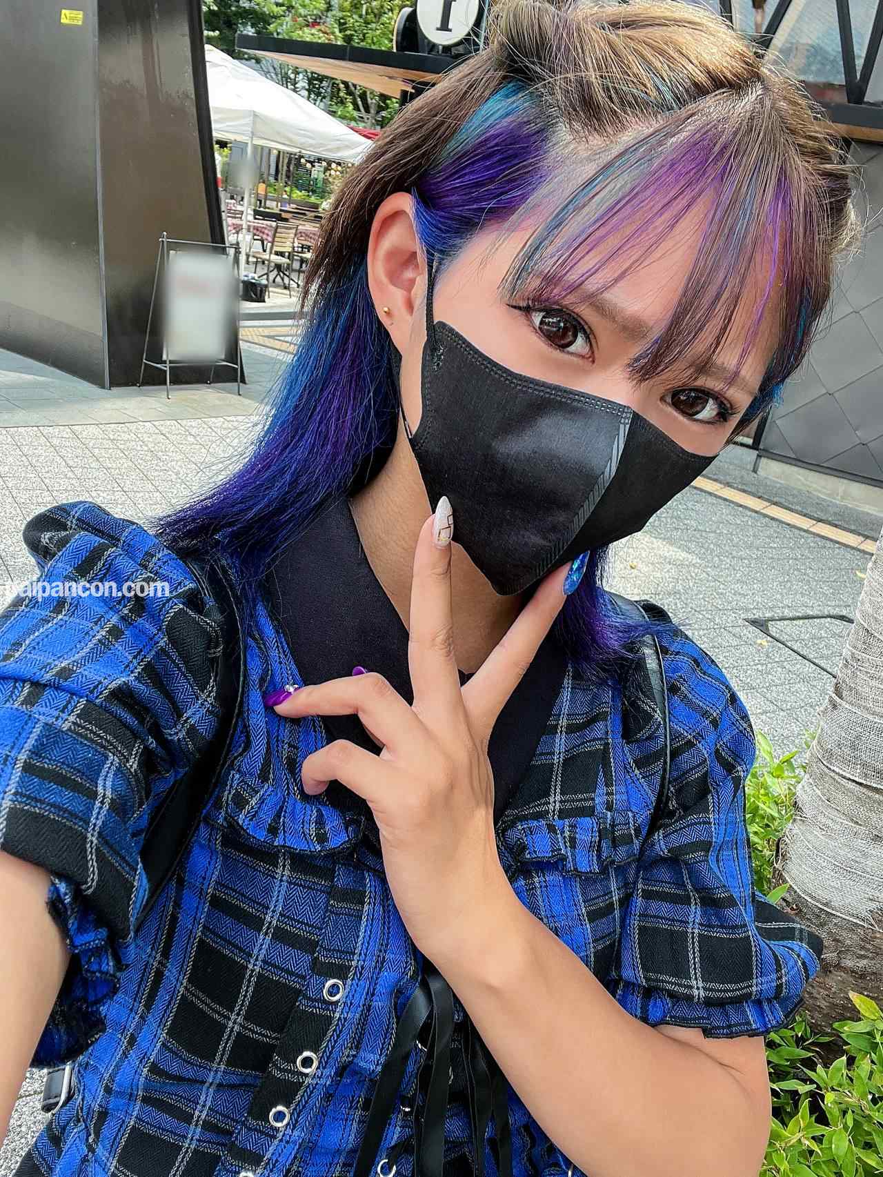 FC2-PPV-3132636 - 【FC2発撮り】顔出し！素人女子大生【限定】みつきちゃん22歳常にマイバイブを持ち歩いてどこでもオナニーしちゃうド変態派手髪JDと性欲爆発SEX！！ thumbnail_1.jpg