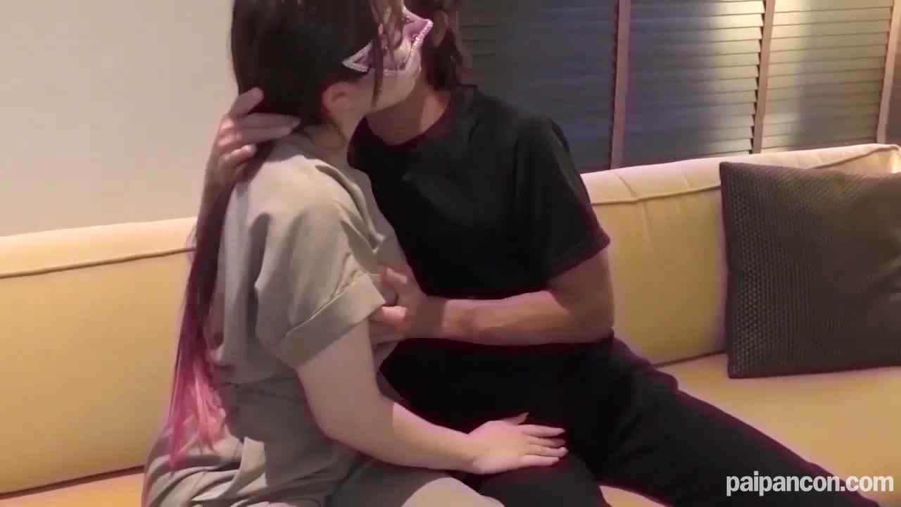 FC2-PPV-3164290 - 【個人撮影・旦那同伴寝取られ】旦那に手を握られながら生チ〇ポ挿入される寝取られ妻　興奮する旦那の横で絶頂の啼き声が響く thumbnail_0.jpg