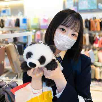 FC2-PPV-3199516 - 初顔出し撮影！！tikt◯kでアイドルを目指し夢見た美◯女女子◯生・・・思春期の女子生徒に破廉恥行為を繰り返し卑猥な裸体を見せつける未成熟の身体に連続膣内射精！！