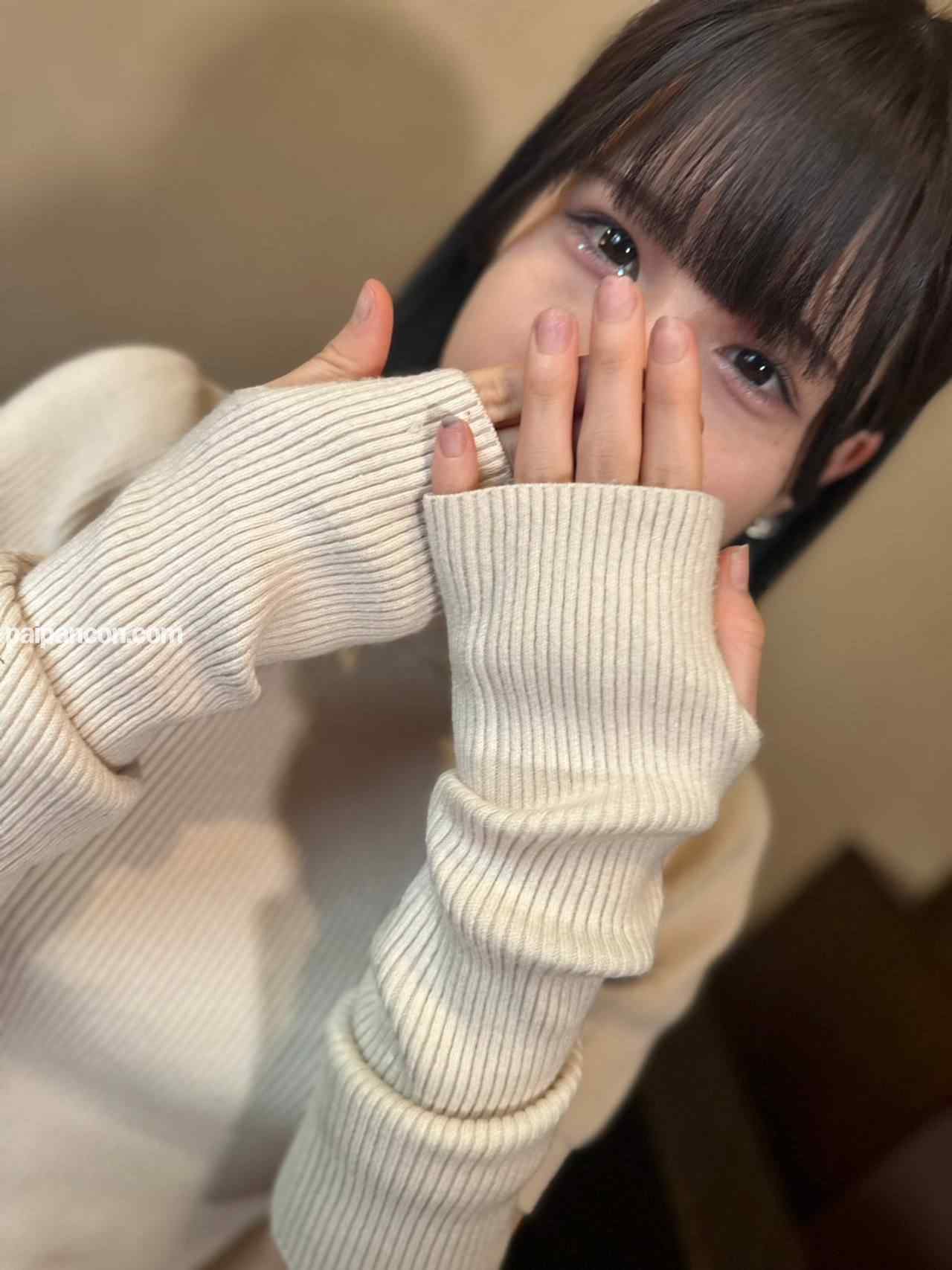 FC2-PPV-3212073 - 【無修正】こーこー卒業したてのアリサちゃん、ハーフでめちゃめちゃ可愛い。お金貯めたくて久しぶりにアプリ開いてお仕事探し♡まんまと悪いおじさんに引っかかって中出しされてしまいました。 thumbnail_0.jpg