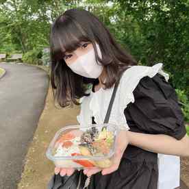 FC2-PPV-4573382 - 顔出し！3日間限定！自分の変態具合に目覚めはじめ快楽への好奇心が隠せない専門生！野外で口の中に出された体液を一滴残らず笑顔で飲み干す彼女をさらに密室に連れ込みスレンダーな身体に生中出し！！