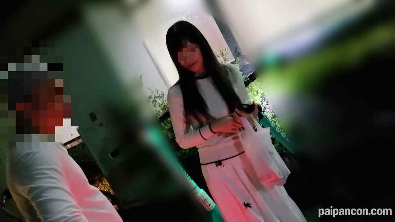 FC2-PPV-4627325 - 【個人】薄ら笑い若妻 また逃げるも確保のすえ祖◯宅でお仕置き3Pで堪らず何度も果てて 大量膣内回収 thumbnail_1.jpg