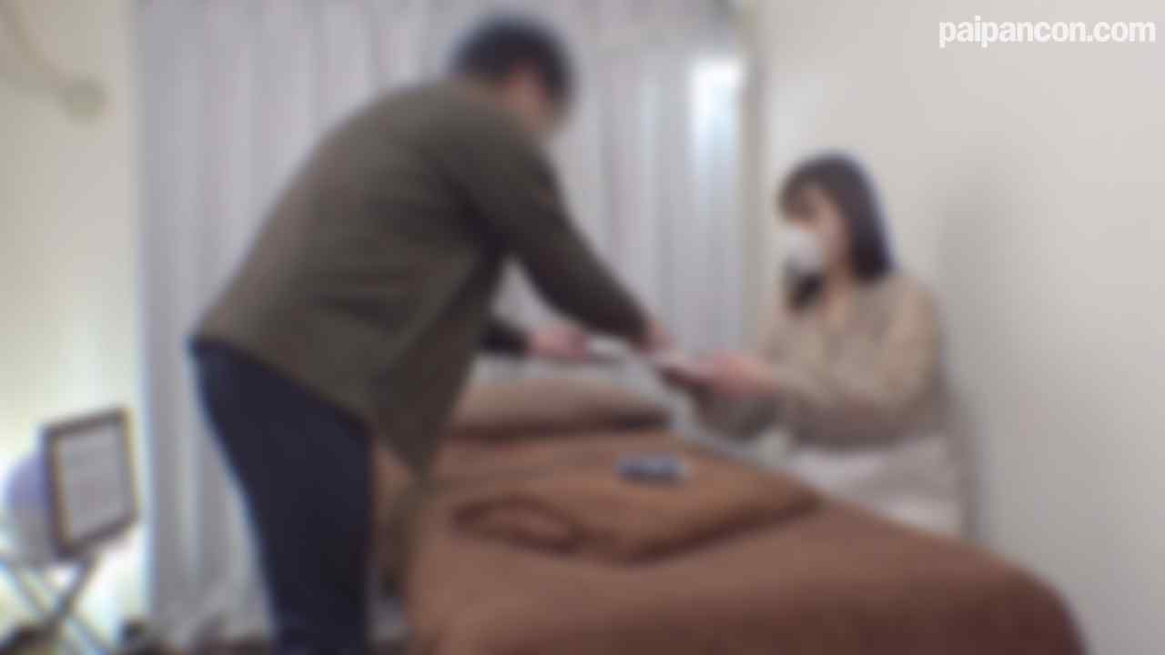 FC2-PPV-4670482 - 4/27日迄新作セール半額！【無/なまハメ】ご近所の****ストアで働いていらっしゃる、とても綺麗で艶っぽい奥様がセール期間中につき来店しました。 thumbnail_0.jpg
