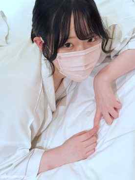 FC2-PPV-4692702 - 【新装開店1000pt】「うんしょっ♡」で下着を脱ぐSSS級の色白清楚 電マでイクイク♡キモおじにされるがまま