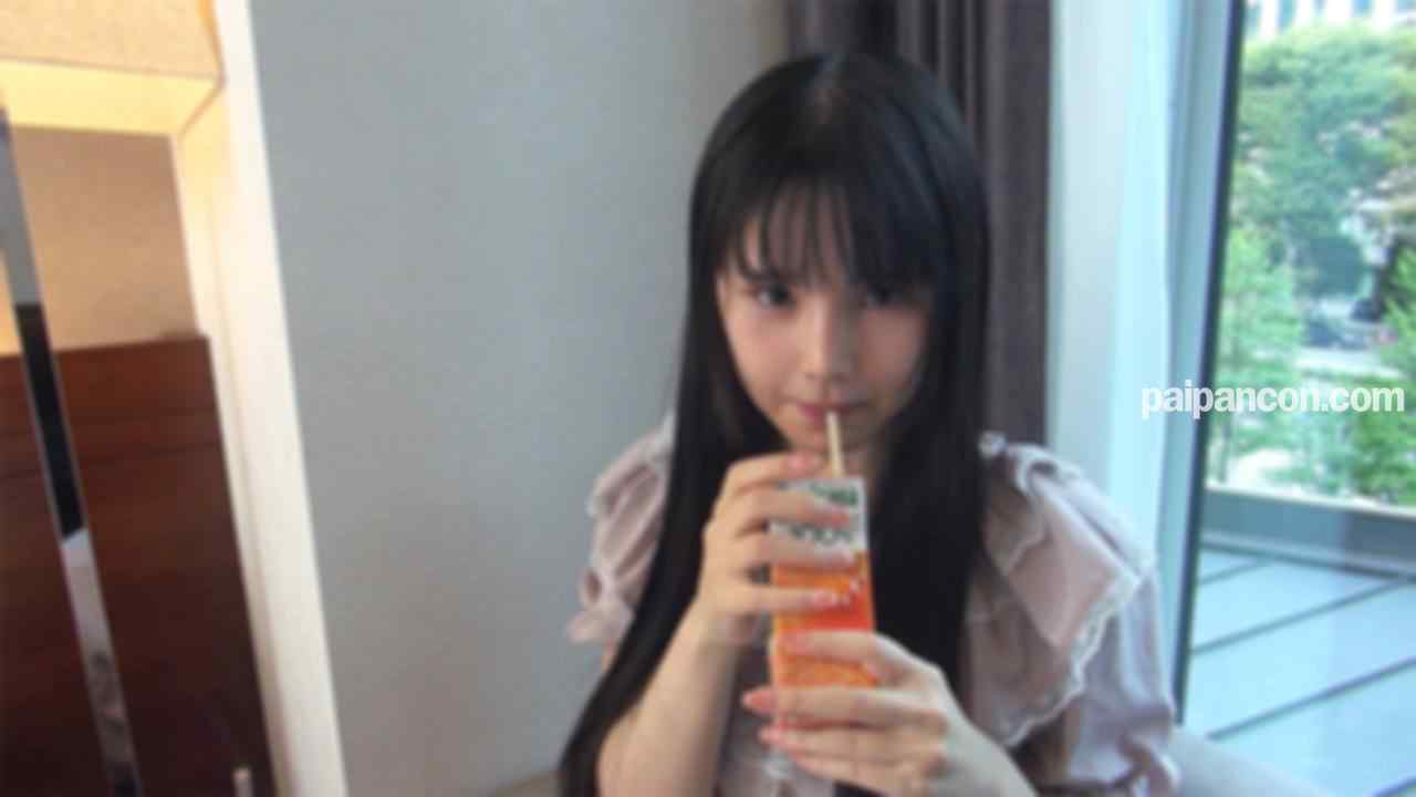 FC2-PPV-4779269 - 困り顔ではちゃめちゃかわいくて細身巨乳の女の子、「うん♡挿れていいよ♡」ということで生チンポ挿入で種付け中出し！ thumbnail_1.jpg