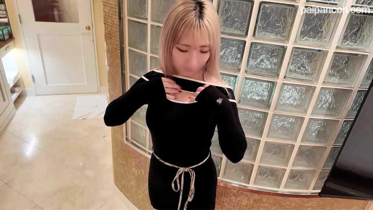 FC2-PPV-4815076 - 【密着巨乳】距離ゼロの胸圧。艶肌と谷間に包まれる瞬間、理性が吹き飛んだ。 thumbnail_0.jpg