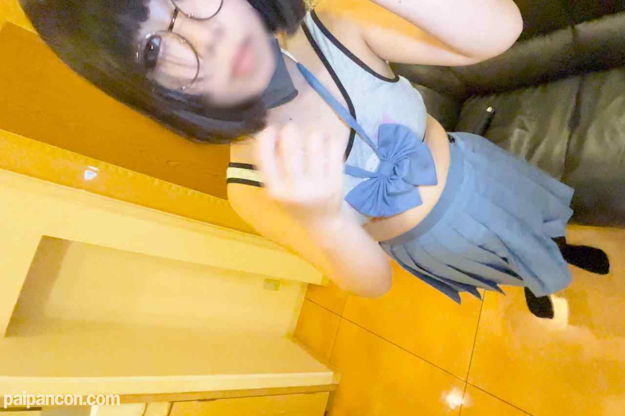 FC2-PPV-4838889 - 【第四弾】小悪魔的メガネ美女が制服姿のまま生ハメ thumbnail_1.jpg