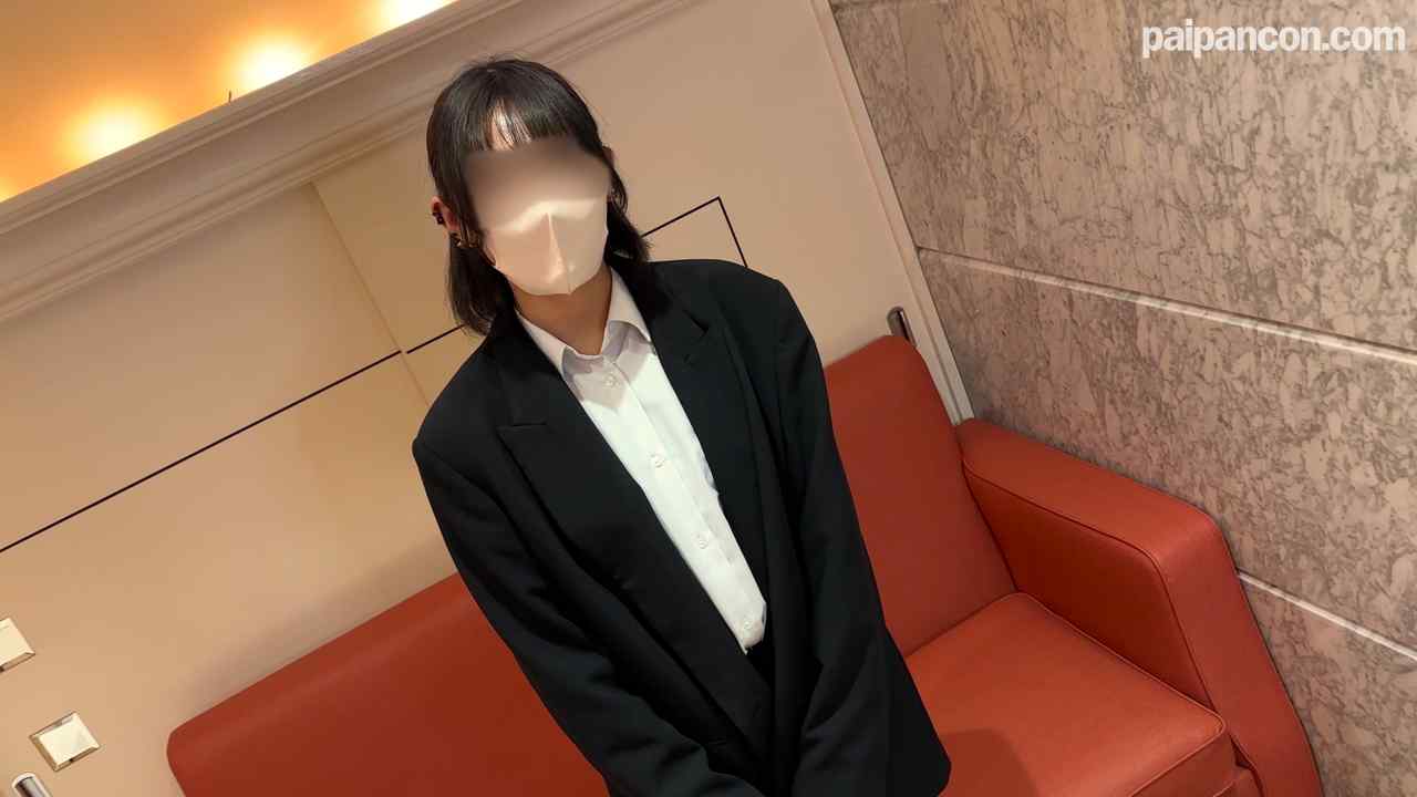 FC2-PPV-4933419 - 敏感すぎるスーツ学.生21歳。膣奥を責めると痙攣が終始止まらなくなり生チ●ポぶち込まれるとト.んで屈服→大量中出し。 thumbnail_1.jpg